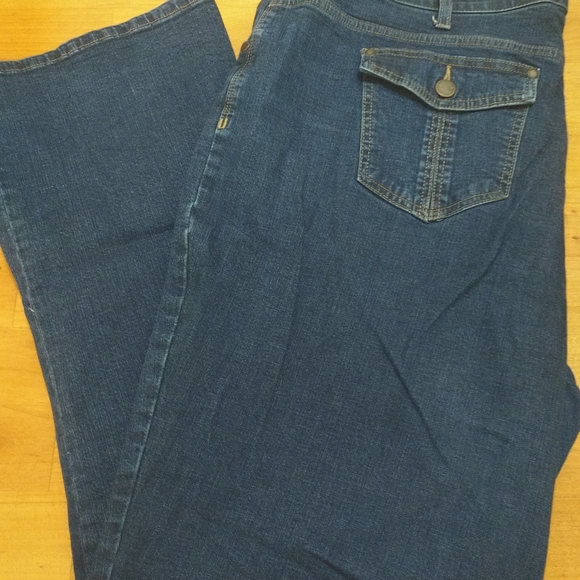 Lee Women's Plus Size Jeans - Picture 4 of 4